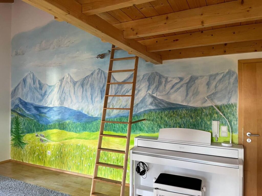 Wandmalerei einer Berglandschaft