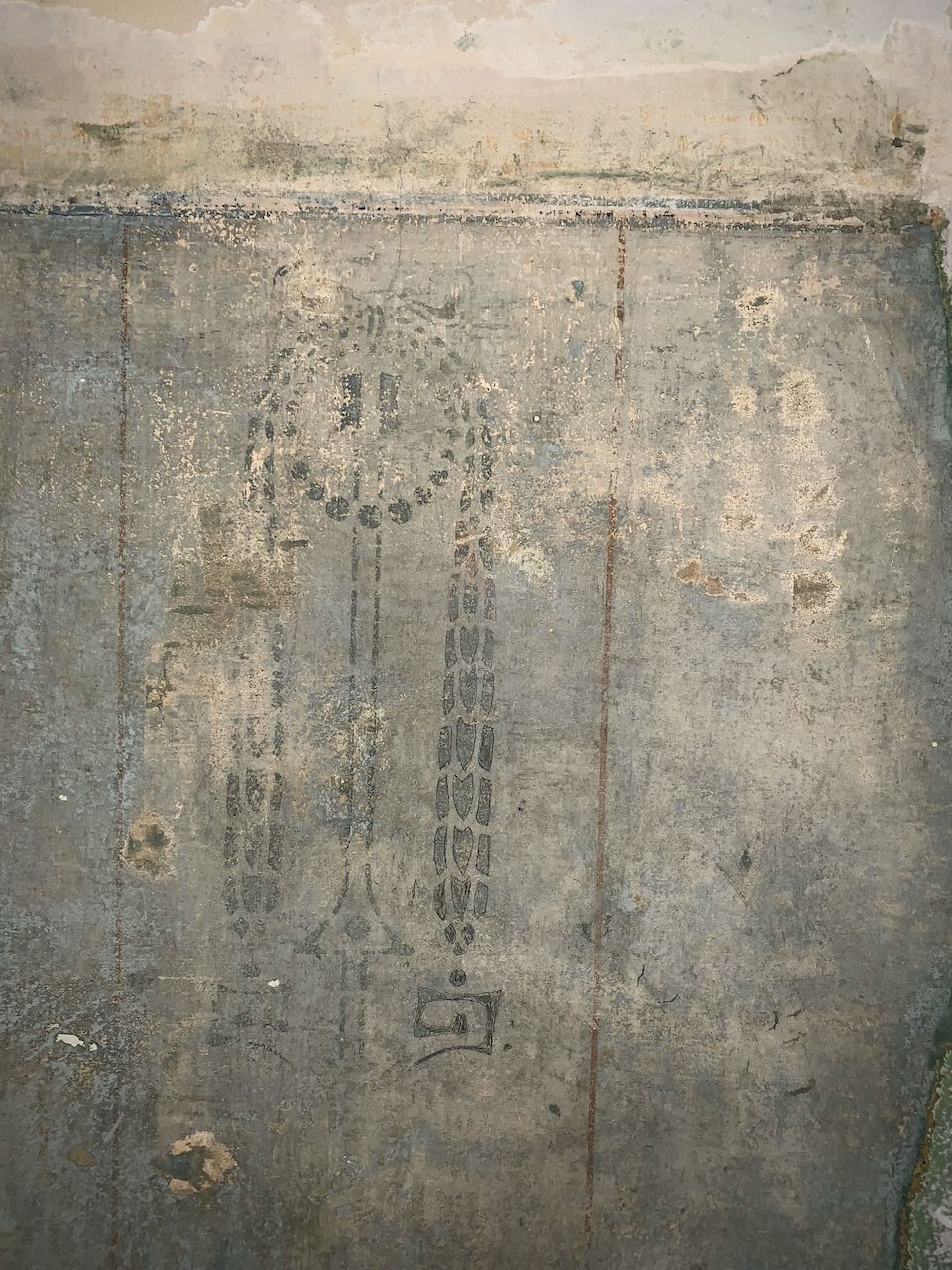 Dekorationsmalerei / Schablonenmalerei 2 Historischer Farbbefund im Treppenhaus